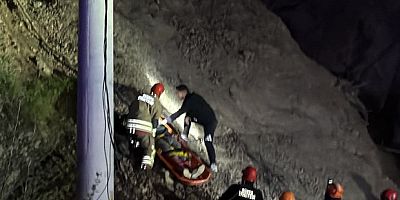 Uçuruma yuvarlanan 3 kişi kurtarıldı