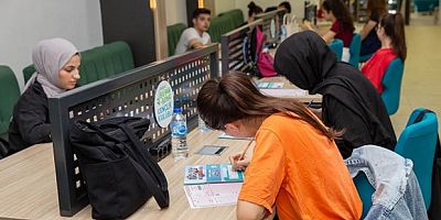 Üniversite adayları için deneme sınavı
