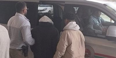 Uyuşturucu tacirleri kıskıvrak yakalandı