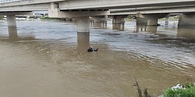 Yağmurdan yükselen dere, hayatından etti
