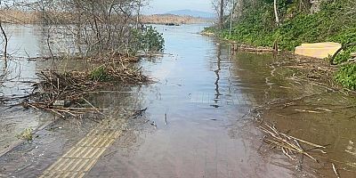 Yaren leyleğin köyü de göl sularından etkilendi