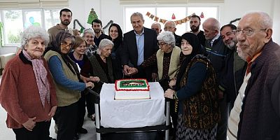 Yaşlılar yeni yılı coşkuyla karşıladı