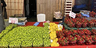 Yaz meyveleri pazar tezgahlarında yerini aldı