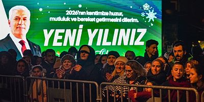 Yeni yıl coşkusu, ‘Bursa Yeni Yıl Meydanı’nda yaşanıyor
