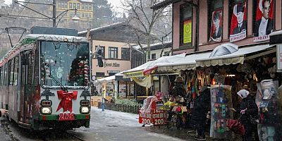 Yeni yıl coşkusu nostaljik tramvayla yaşanıyor