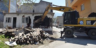 Yıldırım'da 137 kaçak yapı yıkıldı