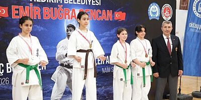 Yıldırımlı karatecilerden madalya yağmuru