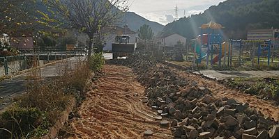 Yürüyüş yolu yenileniyor