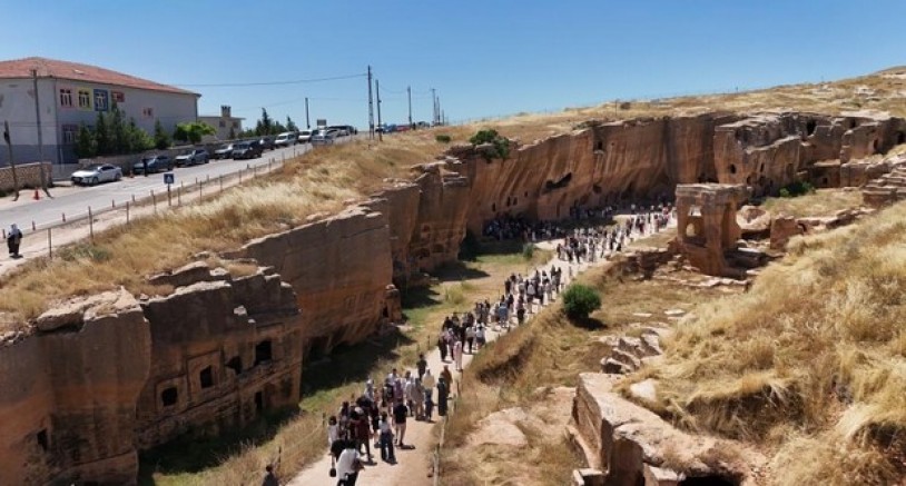 Tarihi kent Mardin, bayramda turistlerin gözdesi oldu
