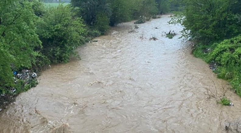 Tarım arazileri ve yollar sular altında
