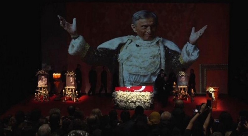 Tiyatronun duayeni Haldun Dormen'e veda