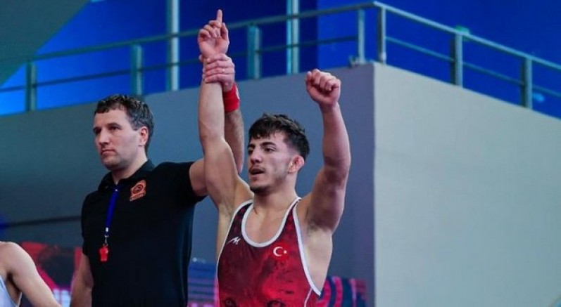 Tolga Özbek, bronz madalya kazandı