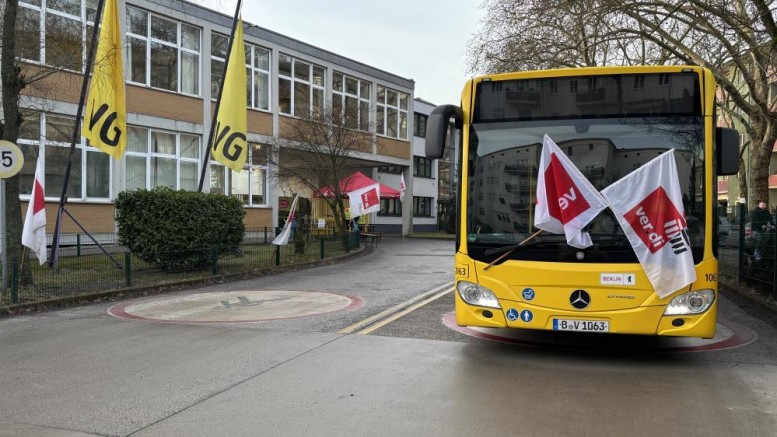 Toplu taşıma çalışanlarının grevi başladı