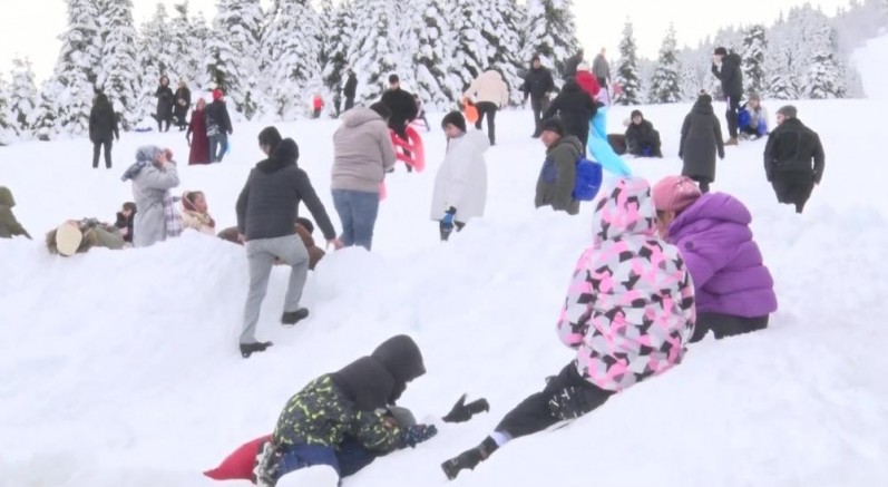 Uludağ, yarıyıl tatilinde yüzbinlerce kişiyi ağırladı