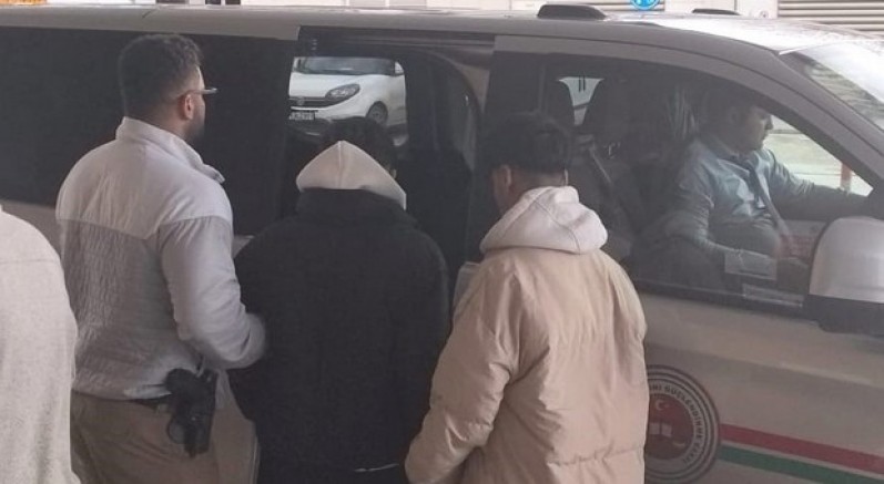 Uyuşturucu tacirleri kıskıvrak yakalandı