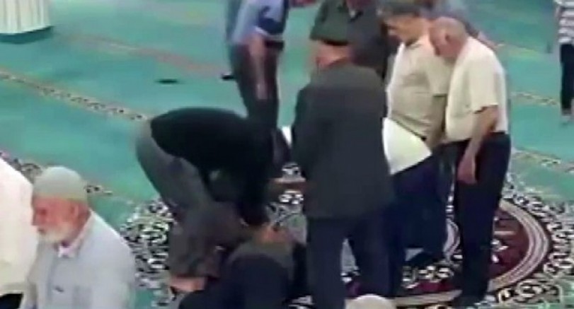 Yaşlı adam, imamın kalp masajıyla hayata döndü
