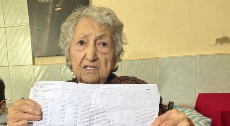 Yaşlı kadına torun dehşeti