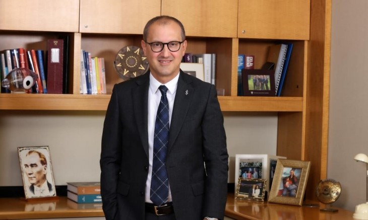 Yeni sadakat programı İş Black