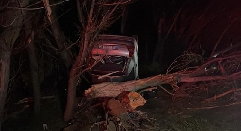 Yoldan çıkan araç devrildi: 1 ölü, 4 yaralı