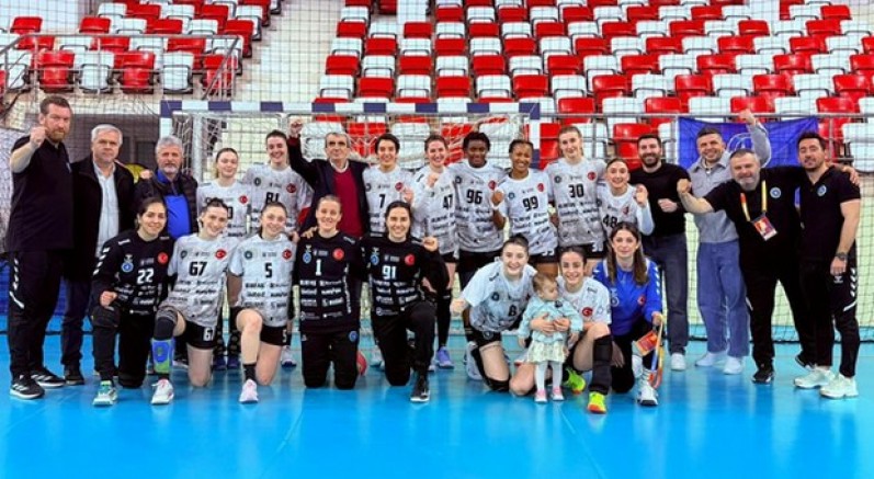 Zirvede tek başına