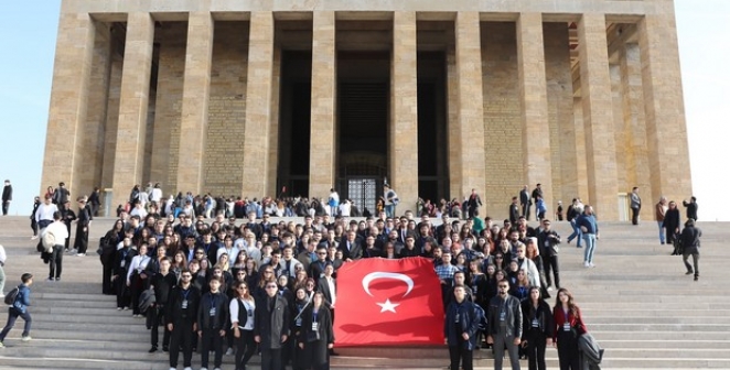 Bursalı gençler, Ata’nın huzuruna çıktı