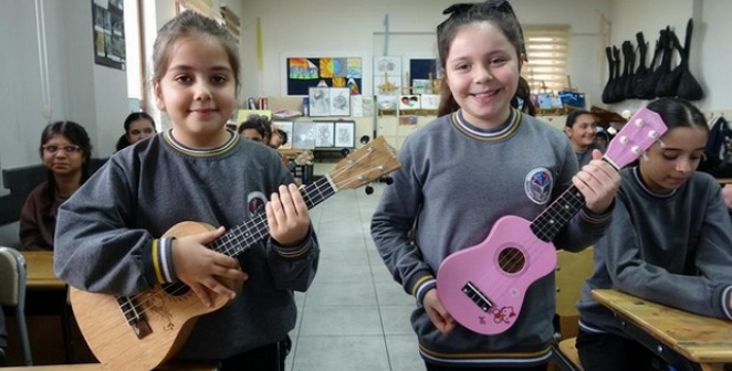 Bu Sınıfta Tüm Öğrenciler Enstrüman Çalıyor