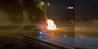 TEM Otoyolu Esenyurt'ta alev topuna dönen araç söndürüldü