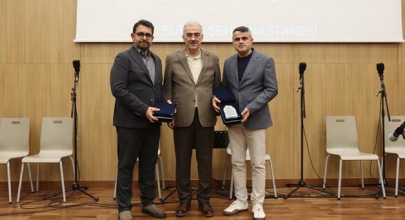 1 yılda 3 bin 766 ameliyat yapan doktora ödül