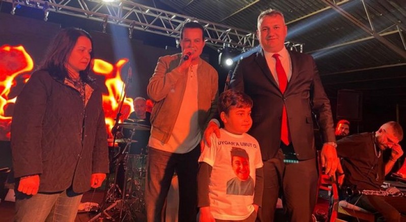 106. yıl coşkusu Hakan Peker konseriyle başladı