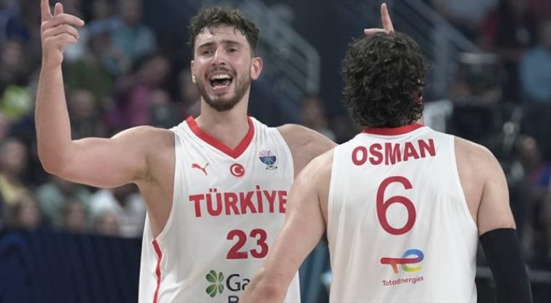 12 Dev Adam gümbür gümbür! Çeyrek finaldeyiz