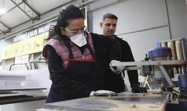 12 yıl öğretmenlikten sonra marangoz oldu