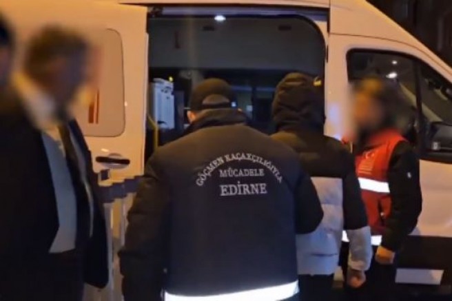 1298 düzensiz göçmen yakalandı