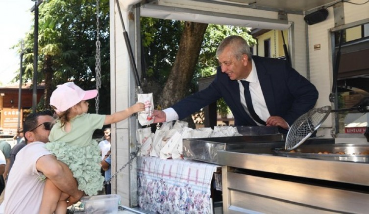 15 Temmuz şehitleri için lokma ikramı