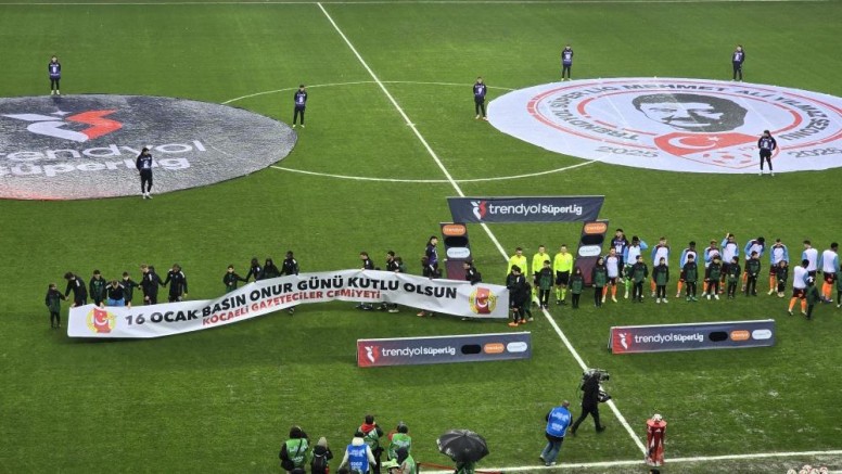16 Ocak pankartıyla çıktılar