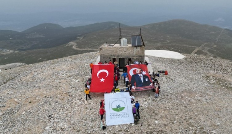 19 Mayıs’ı Uludağ zirvede kutladılar