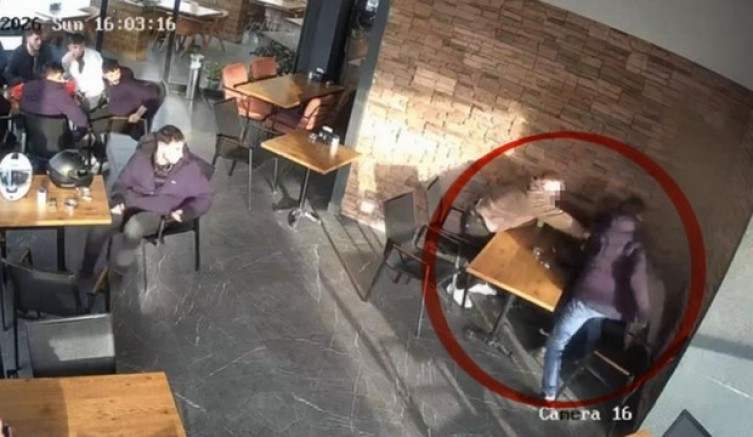 2 kişiyi bıçaklayan 16 yaşındaki çocuk yakalandı
