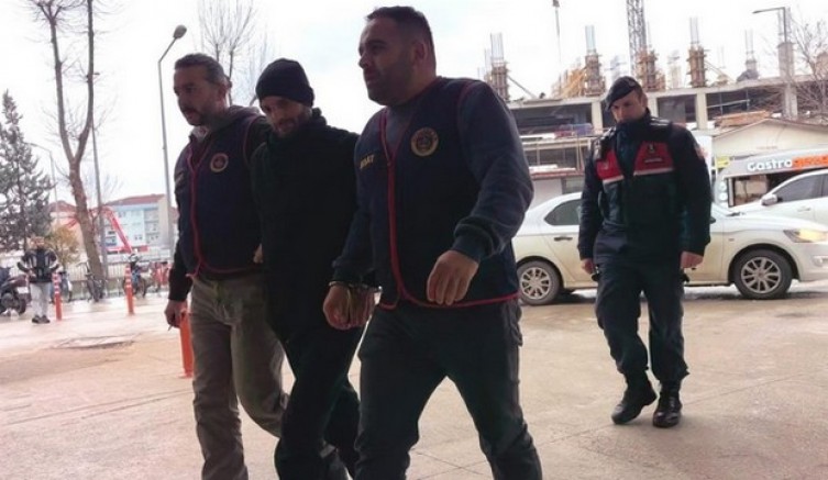 2 kişiyi yaralayan cezaevi firarisi yakalandı