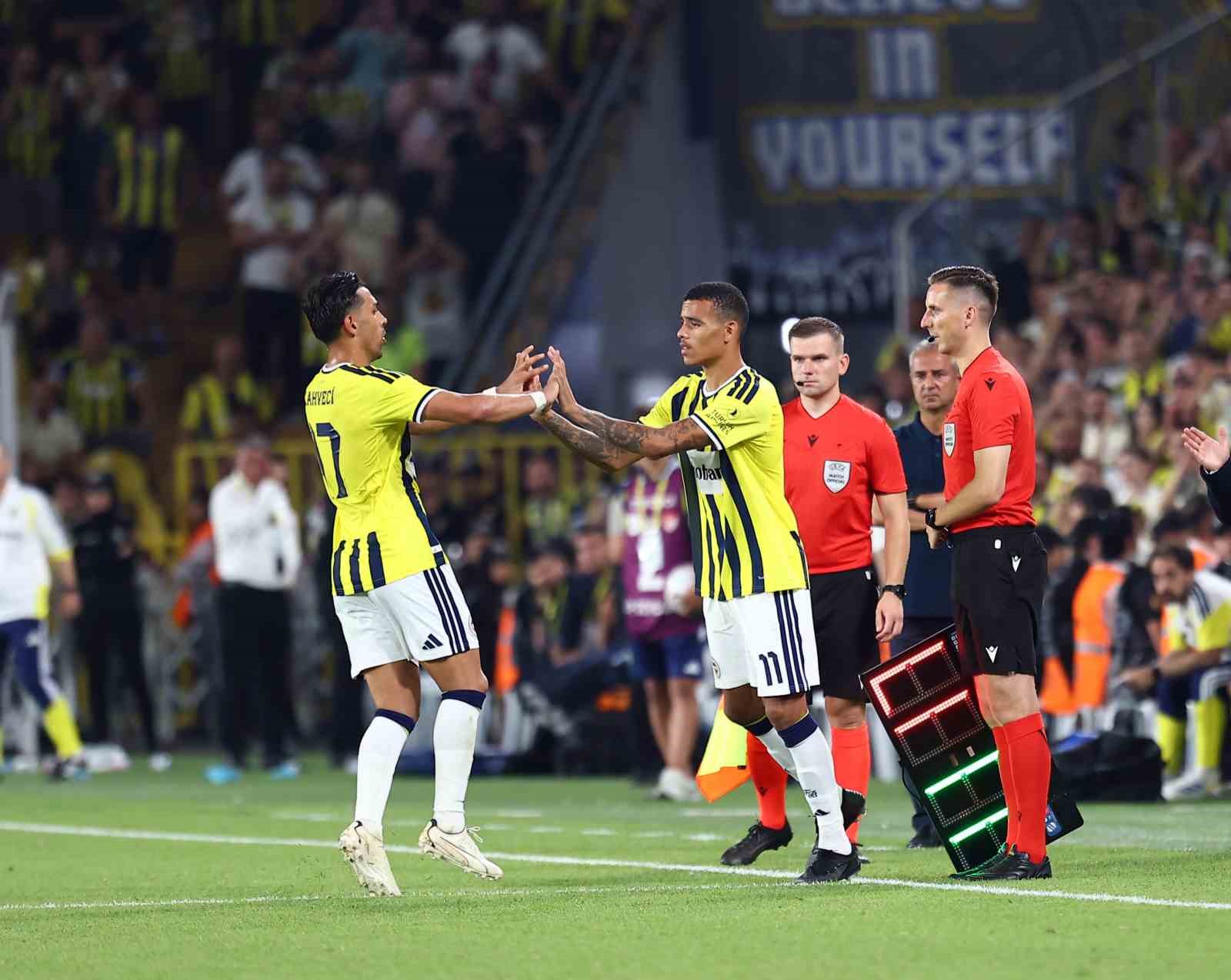 Greenwood, ilk kez Fenerbahçe forması giydi