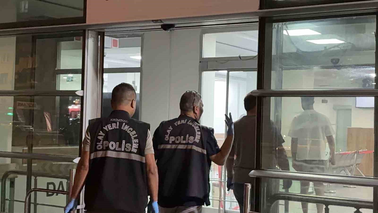 Yaraladıkları şahsı hastaneye bırakıp kaçtılar: 1 yaralı