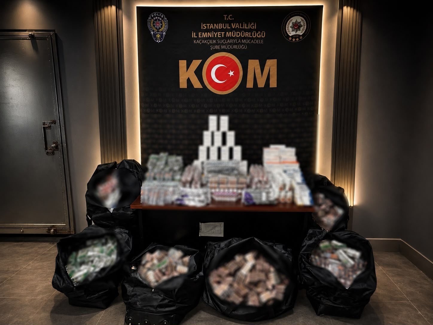 Fatih’te kaçak tıbbi ilaç operasyonu