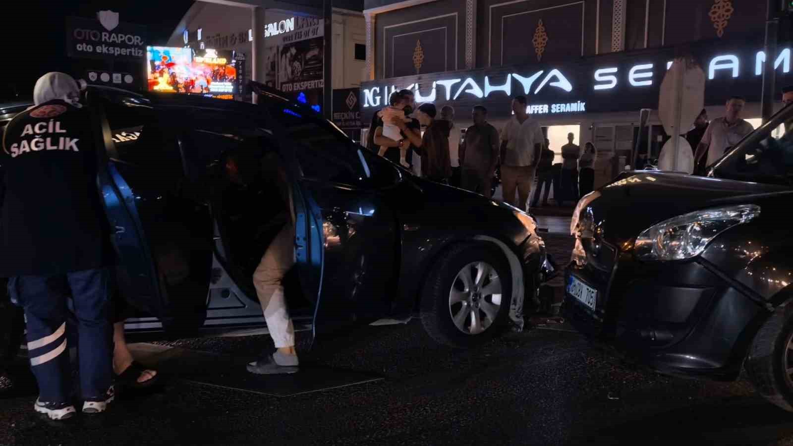 İnegöl’de zincirleme kaza: 5 yaralı