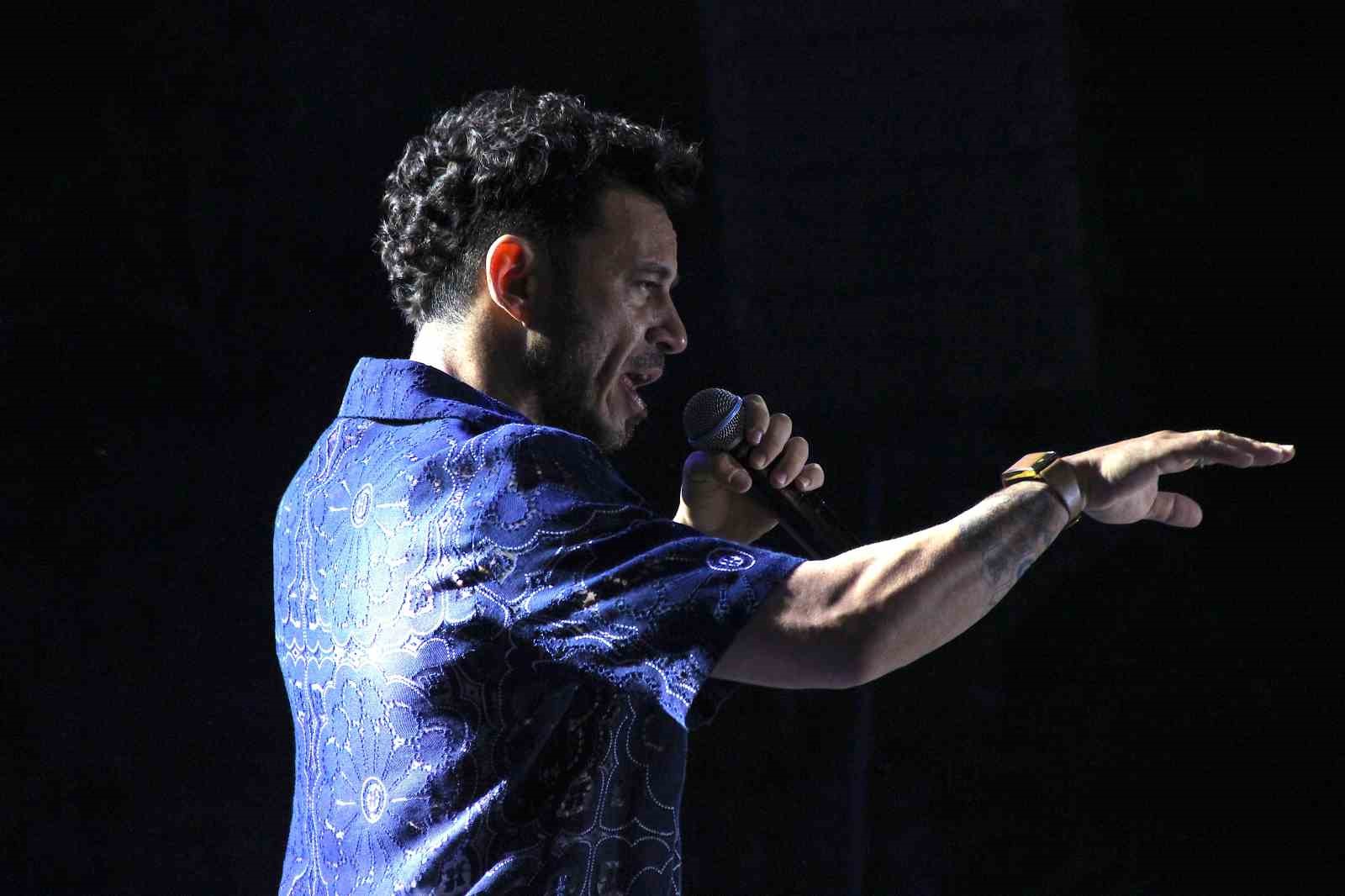 Çorum’da Buray hayranlarına unutulmaz bir gece yaşattı