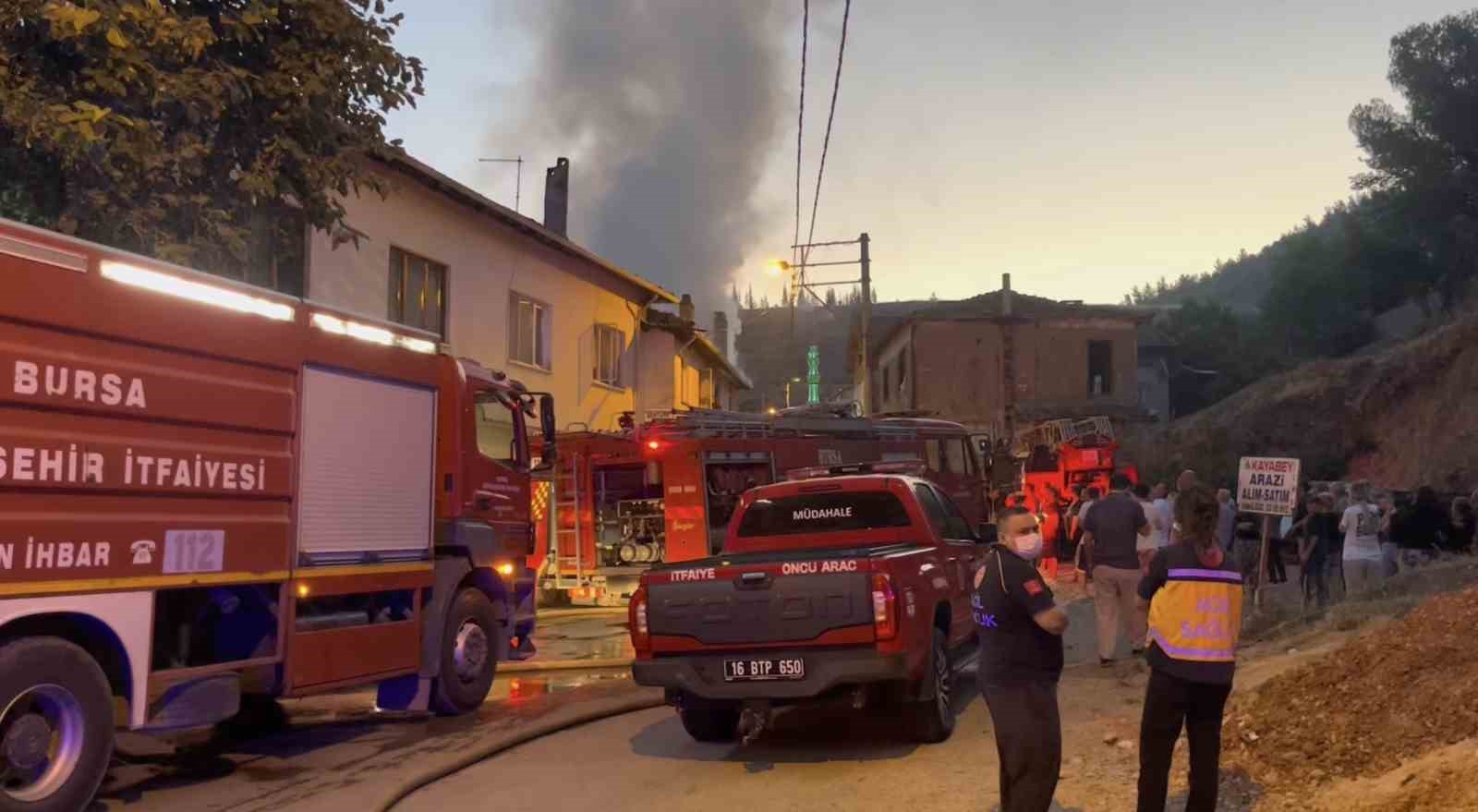 Evde çıkan yangında 30 yaşındaki adam hayatını kaybetti