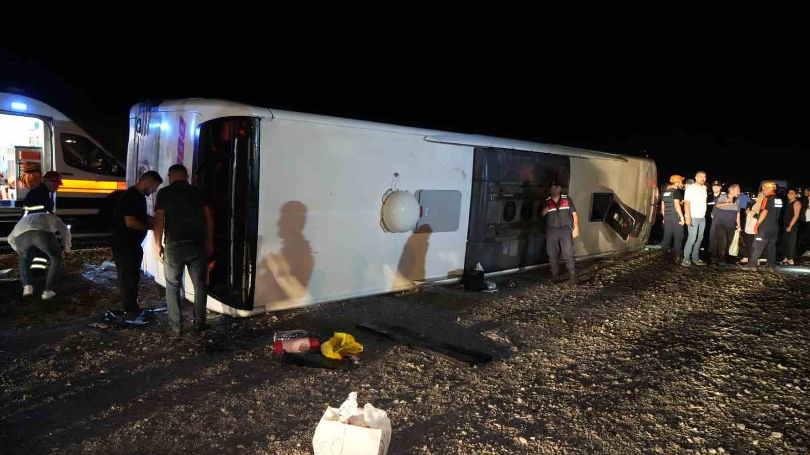 Kırıkkale’de yolcu otobüsü devrildi: Çok sayıda yaralı var