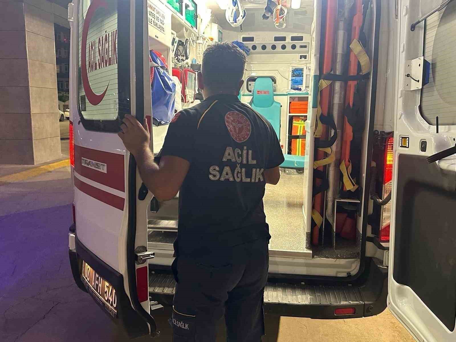 Arının soktuğu kişi yaşam mücadelesi veriyor