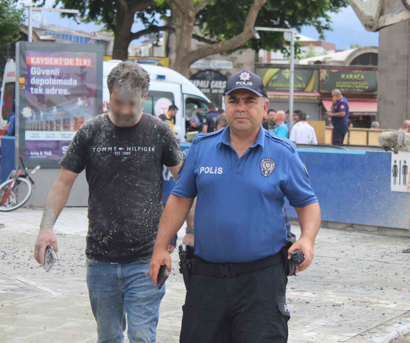 Beton mikserinin pompası patladı: 5 yaralı
