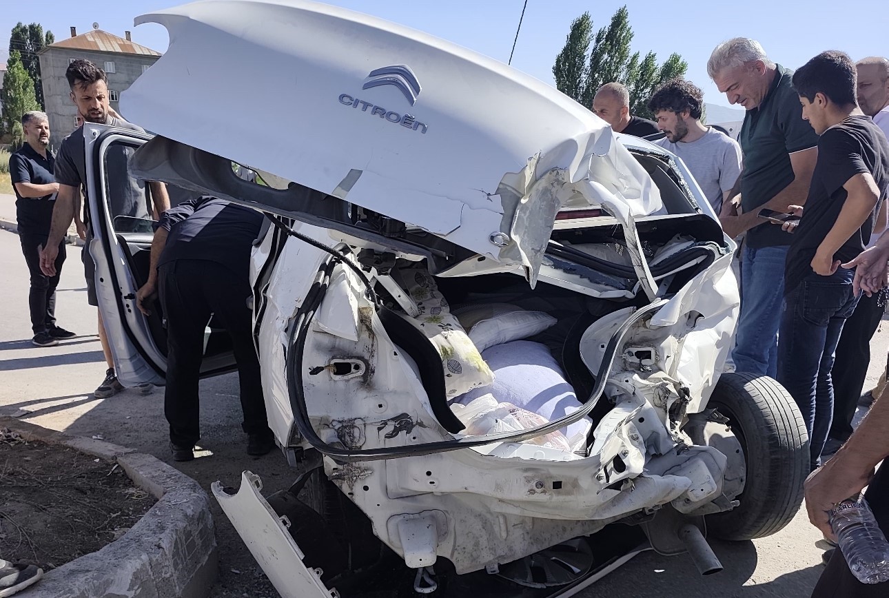 Hakkari’de üç ayrı trafik kazası: 1 ölü, 7 yaralı
