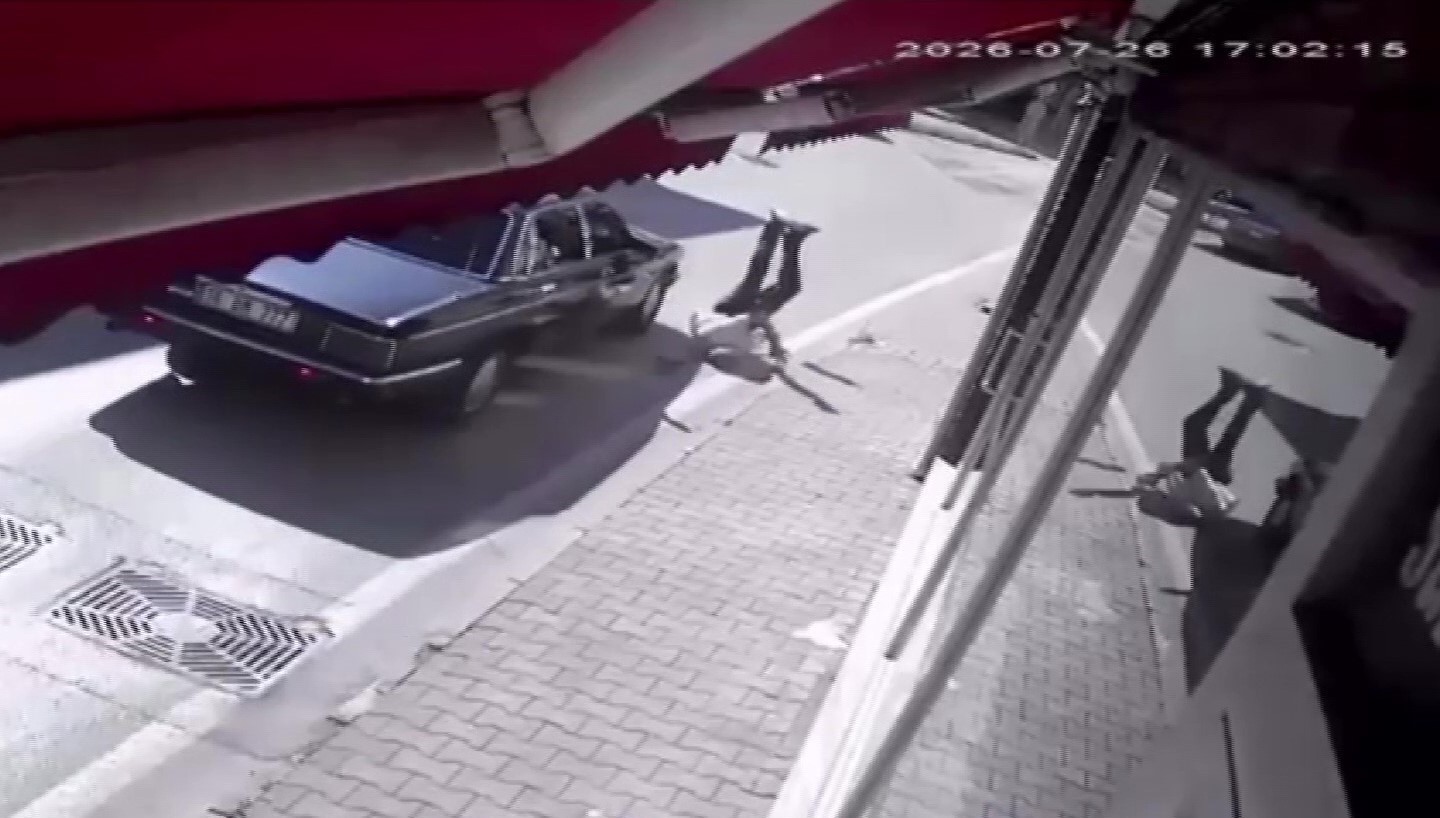 Bursa’da otomobilin çarptığı yaya ağır yaralandı
