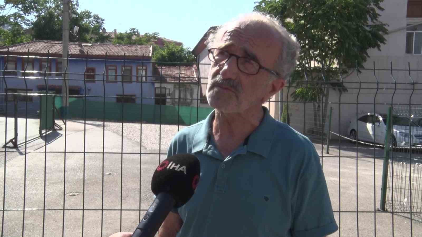 Tarihi mezara otopark görünümü verildi
