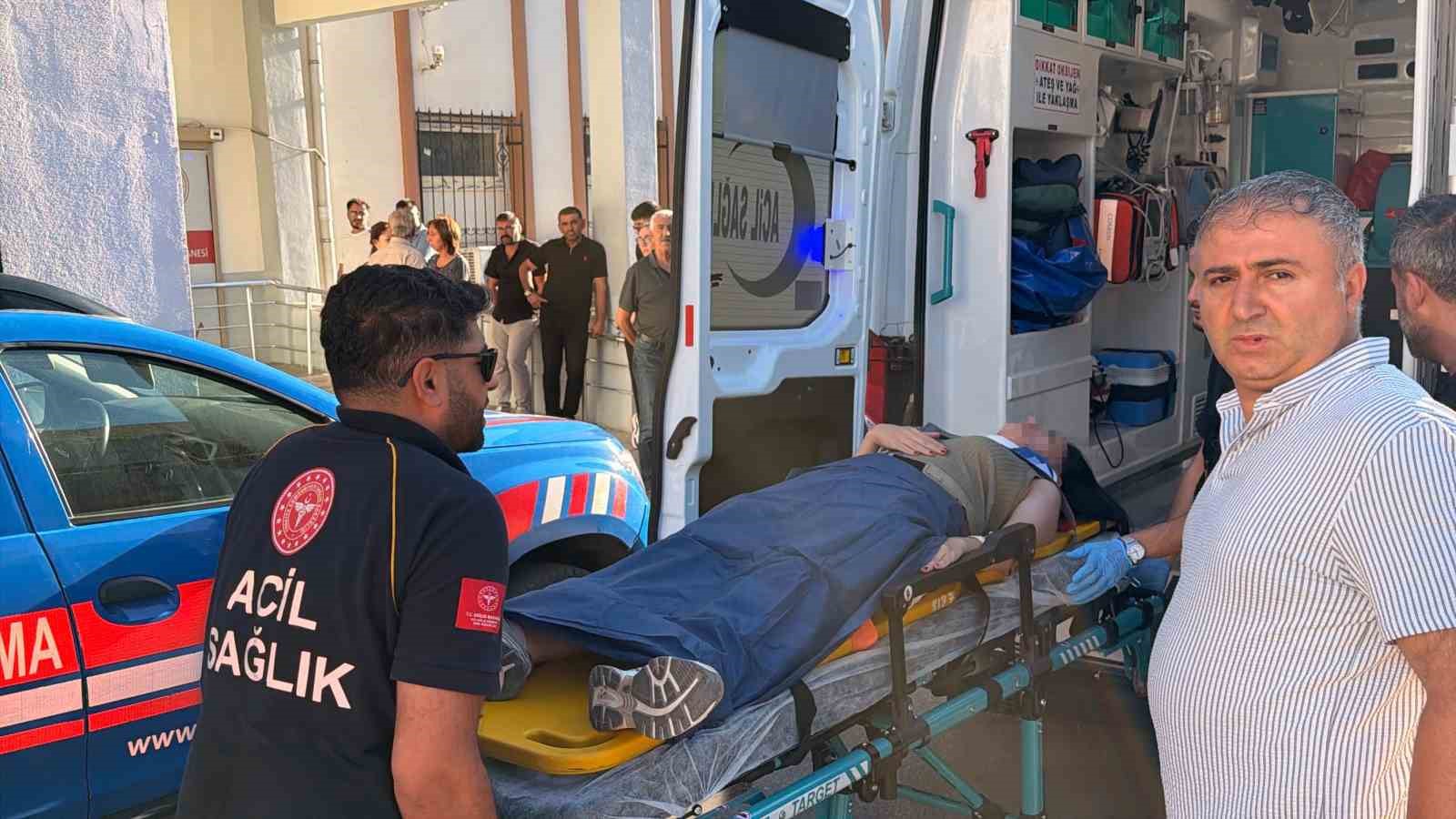 Tur minibüsü şarampole yuvarlandı: 13 yaralı